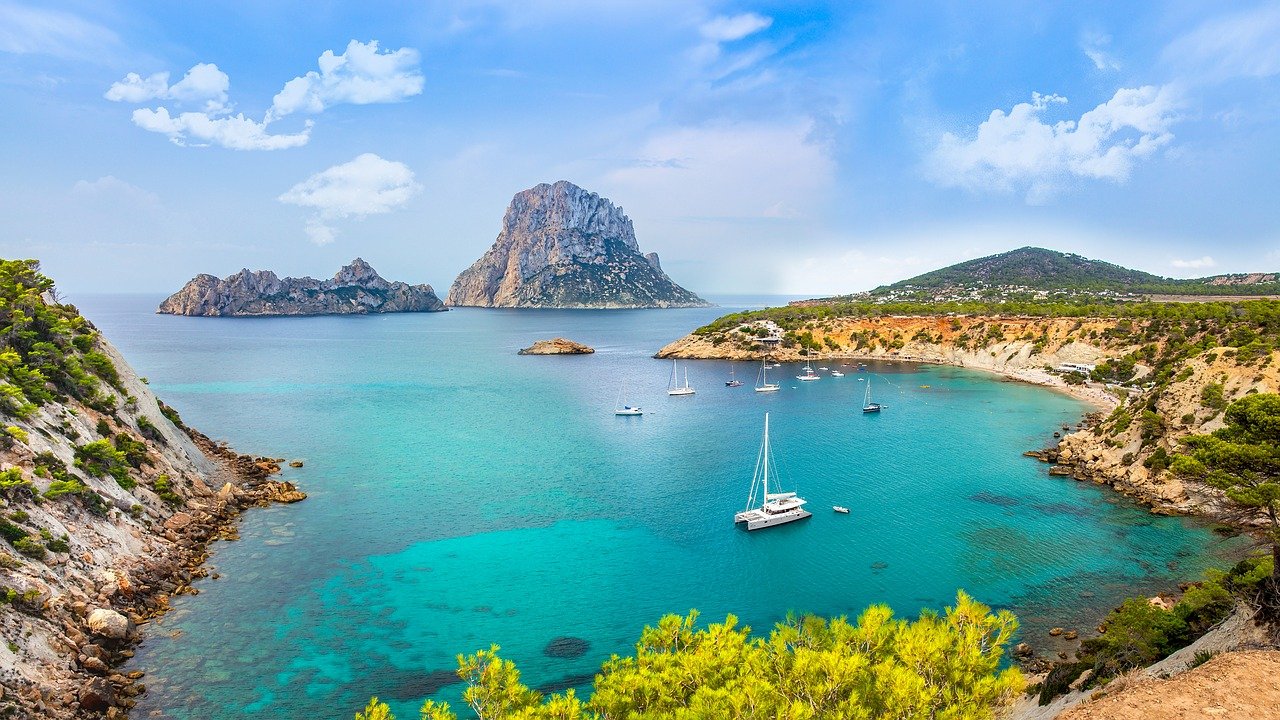 Die 9 Orte auf Ibiza, die man gesehen haben muss